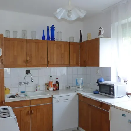 Labdarozsa Apartmanhouse アパート