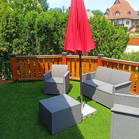 Labdarozsa Apartmanhouse Apartmán *