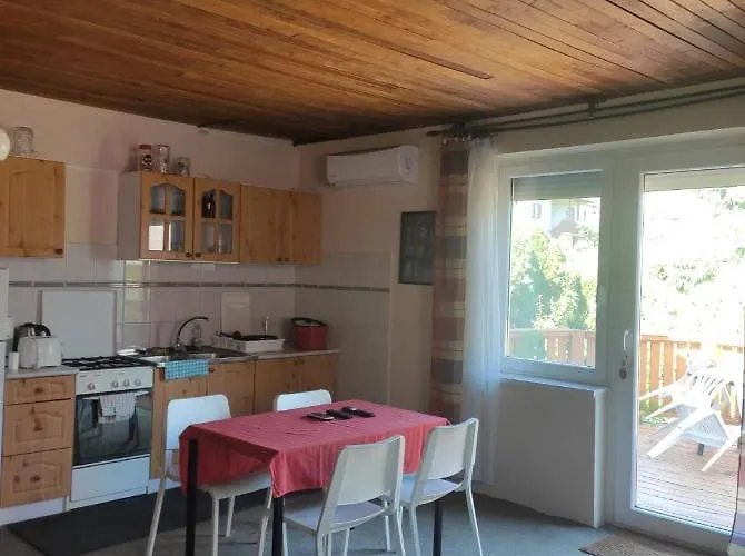 Labdarozsa Apartmanhouse Apartment *