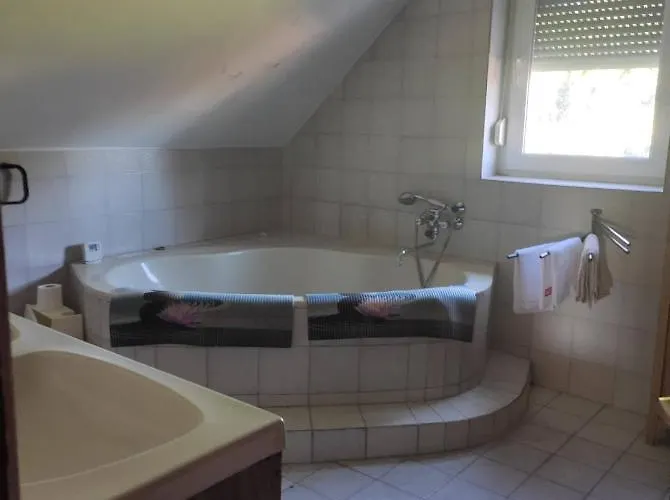 Labdarozsa Apartmanhouse *