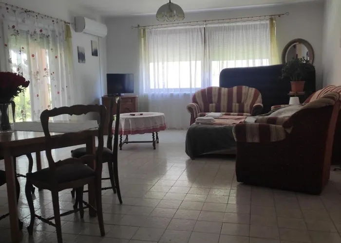 Labdarozsa Apartmanhouse Apartment